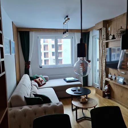 Woods - Na Stazi, Ski-to-door *