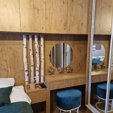 Woods - Na Stazi, Ski-to-door