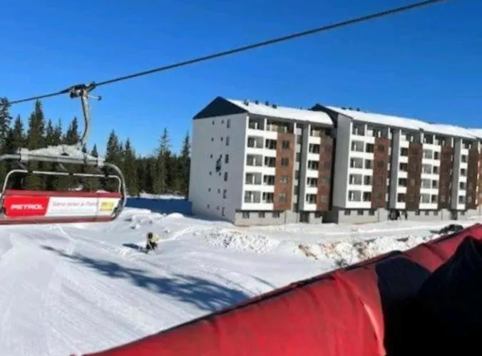 Woods - Na Stazi, Ski-to-door *