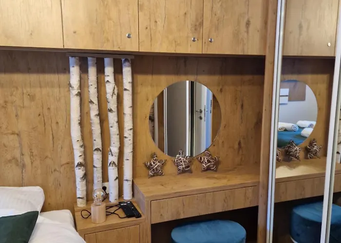 Woods - Na Stazi, Ski-to-door